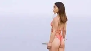 The girl gives her ass with love