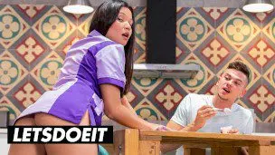 Jade Presley a daring anal sex encounter video