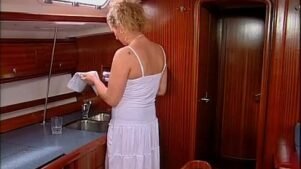 Anal Vintage MILF experience on a boat